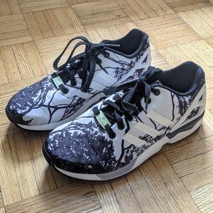 Adidas Womens ZX Flux Sneaker with Tree design